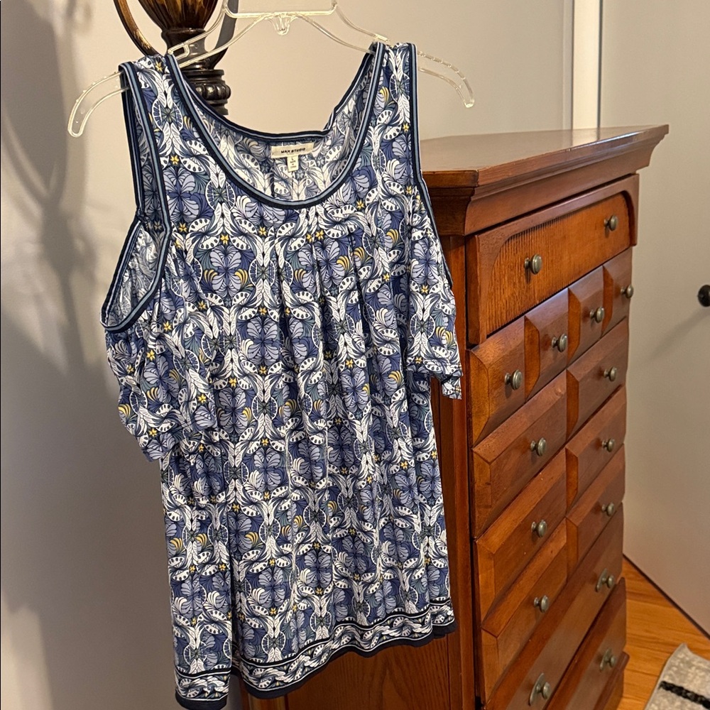 Max Studio Navy Floral Top